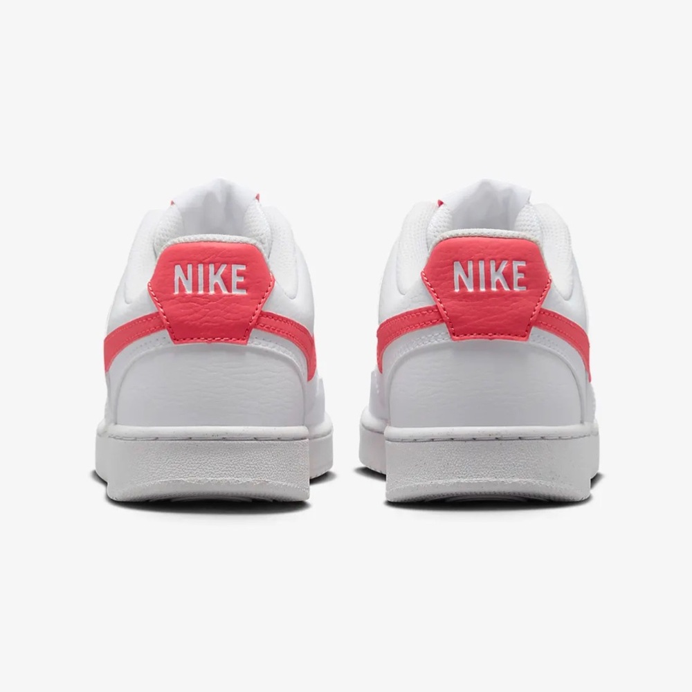NIKE - Picture 3 of 4